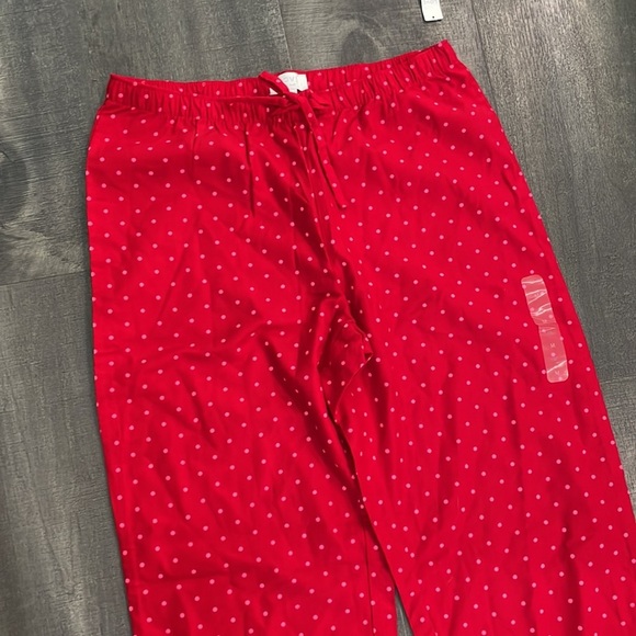 Love by Gap Red Pajamas NEW Valentine’s Day Medium - Picture 6 of 10